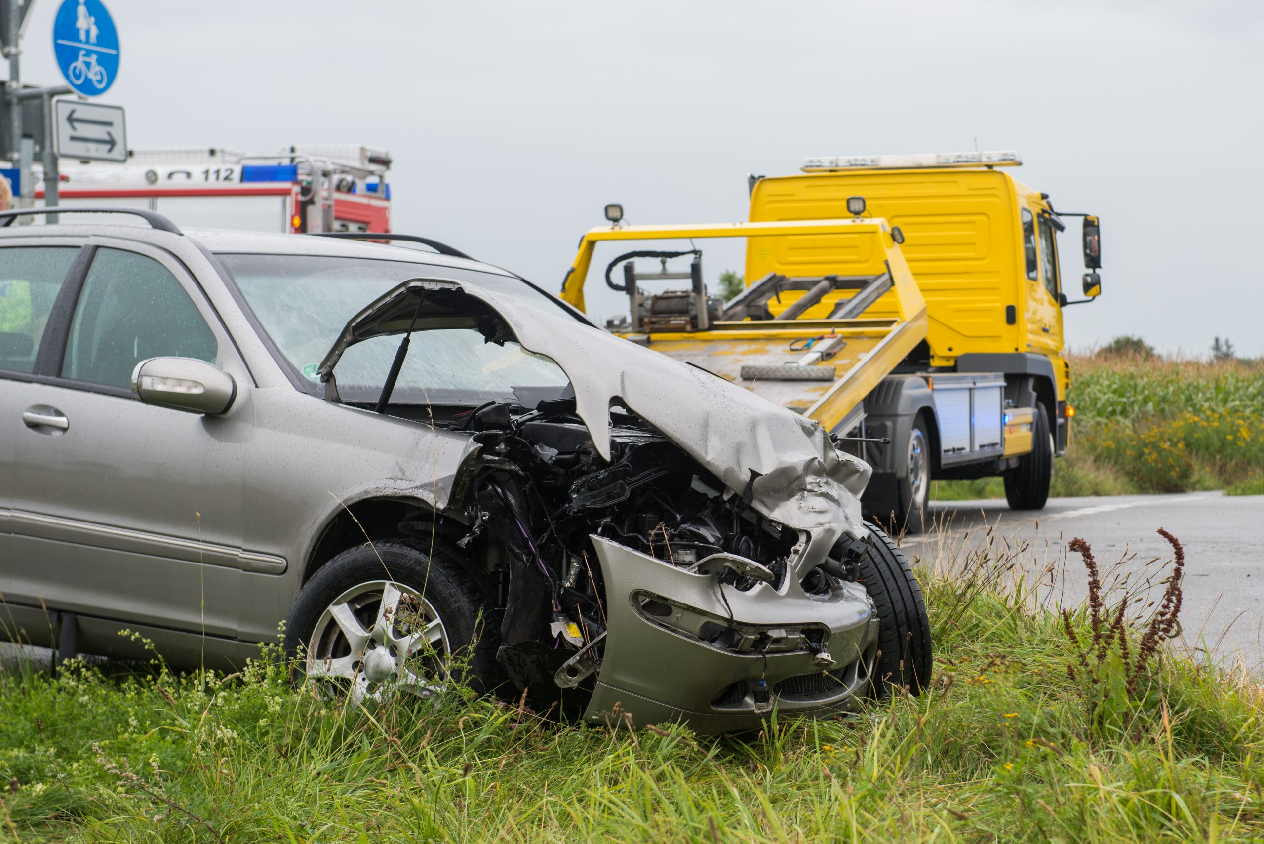 Abschleppdienst an Unfallstelle - Verkehrsunfall